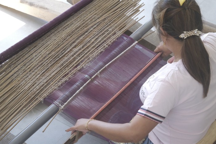 assets/uploads/media/activity/Weaving class-1692649910.jpg